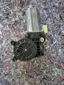 BMW E46 Fensterhebermotor vorne rechts 676283620640 Brose 119143-XXX