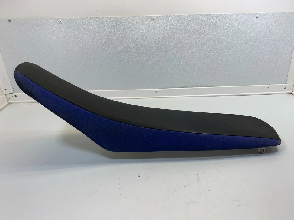 Yamaha YZ250F 2005 04-05 asiento completo base pan almohadilla gran cubierta de agarre Foto 3 de 4