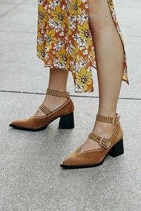 walk on by heel jeffrey campbell