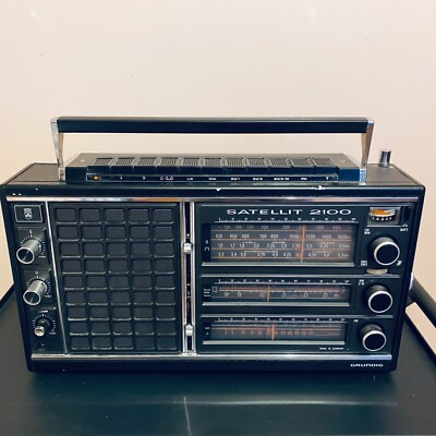 GRUNDIG SATELLIT 2100 ラジオ GRUNDIG SATELLIT 2100 AM FM SW RADIO. | eBay