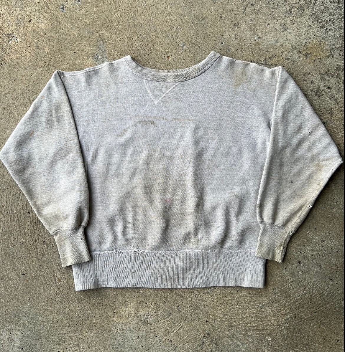 1960s Single V Crewneck Sweatshirt Vintage Grunge Punk Skate 1960s Single V Crewneck Sweatshirt Vintage Grunge Punk Skate