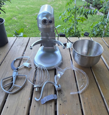 KitchenAid Professional 600 KP26M 590W 6-Quart Bowl Lift Stand Mixer W/Accesorie