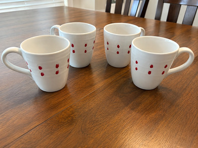 Vietri Italy ''Medici Red'' 4 1/2'' Mugs (4) White/Red NWT Hand Painted  Ret $51 ea