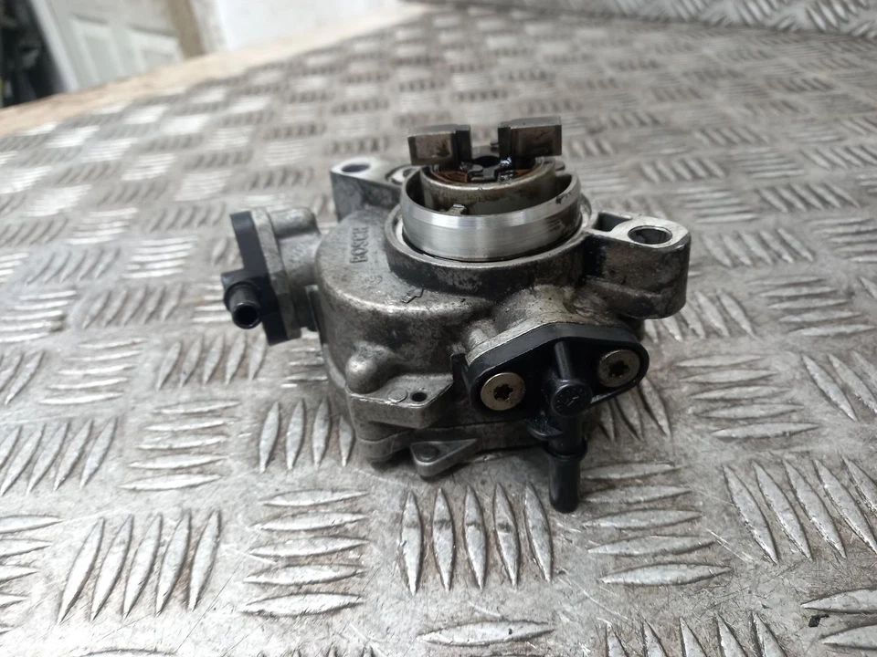 Ford Focus C Max Mk2 Brake Vacuum Pump 1.6L Diesel 9684786780 2010 11 12 13 14 - Image 3 of 4