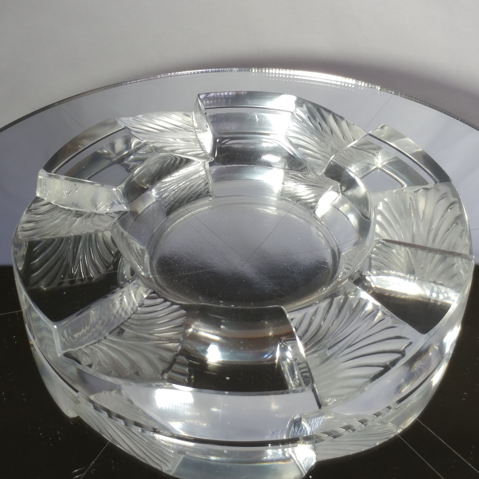  LALIQUE CRYSTAL ASHTRAY