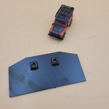 LR DEFENDER -16 Nut Plate for Door Latch Striker LR016667