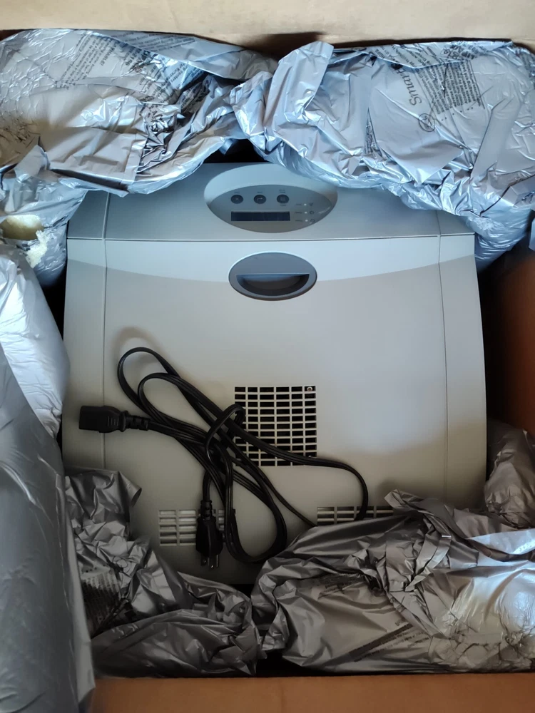 Kodak Professional 9810 Digital Photo Printer.  This Printer works!