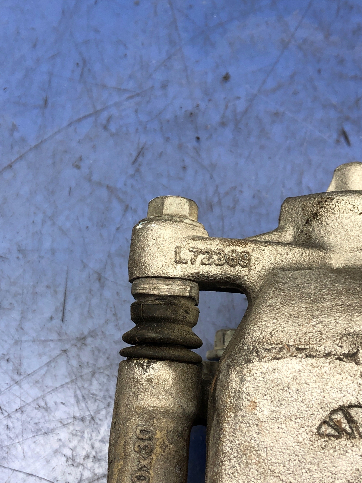 2021 - 2022 MERCEDES GLB 250 OEM X247 FRONT LEFT BRAKE CALIPER  