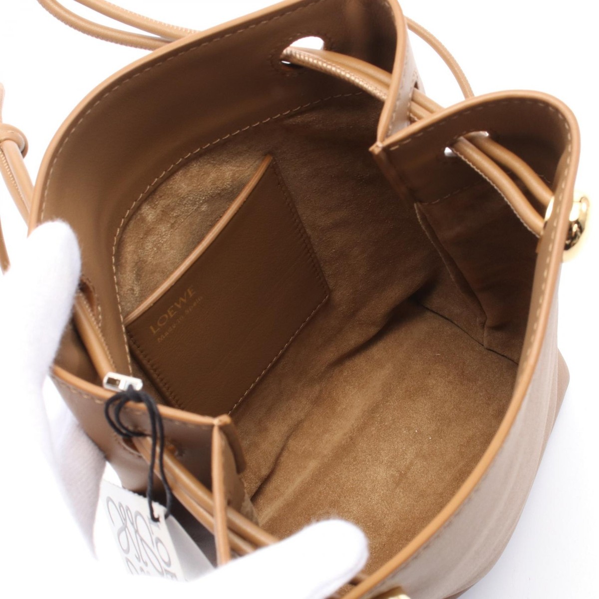 ☆送料・関税込☆LOEWE★カフスキンペブルポーチ★BROWN★ Pebble pouch in smooth calfskin Brown - LOEWE