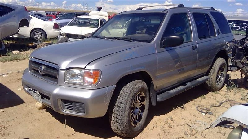 Brazo de control inferior trasero usado para: Nissan Pathfinder 2002 transversal R Foto 2 de 4