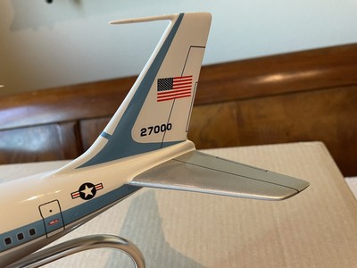 1/100 B-707 Air Force One Desk Model Signed by 17th Chief of 1/100 B-707 Air Force One Desk Model Signed by 17th Chief of