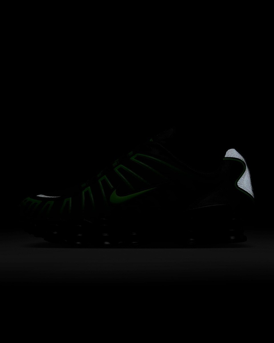 Nike Shox TL Sneakers Shoes Black/Green Strike AV3595-012 US