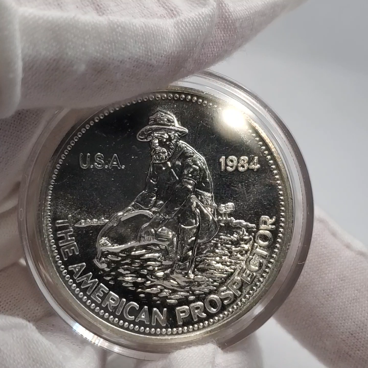 1984 1 oz .999 Engelhard the American prospector round