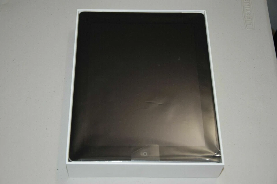 Apple iPad 3 3rd Generation 64GB MD406LL/A Wi-Fi + 4G Cellular GSM Unlocked Blak - Image 3 of 4