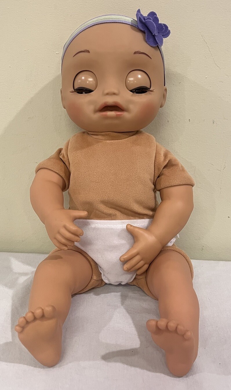 2017 Hasbro “Baby Alive Real As Can Be" Doll Soft Face Expression E2354