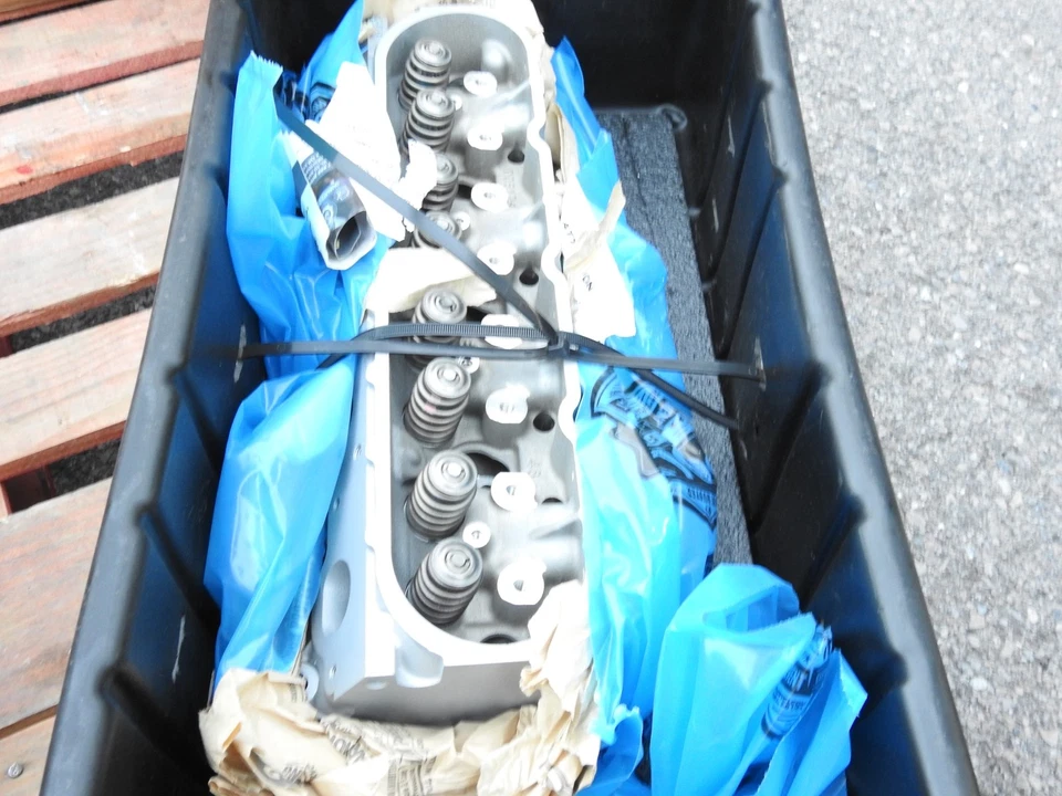 Conjunto de culata de motor Chevrolet Buick Cadillac Power Torque 2CT1 V8 350C Foto 4 de 4