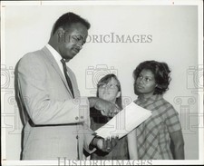 1968 Press Photo Isaial Russell interviews students at Patrick's Air Force Base
