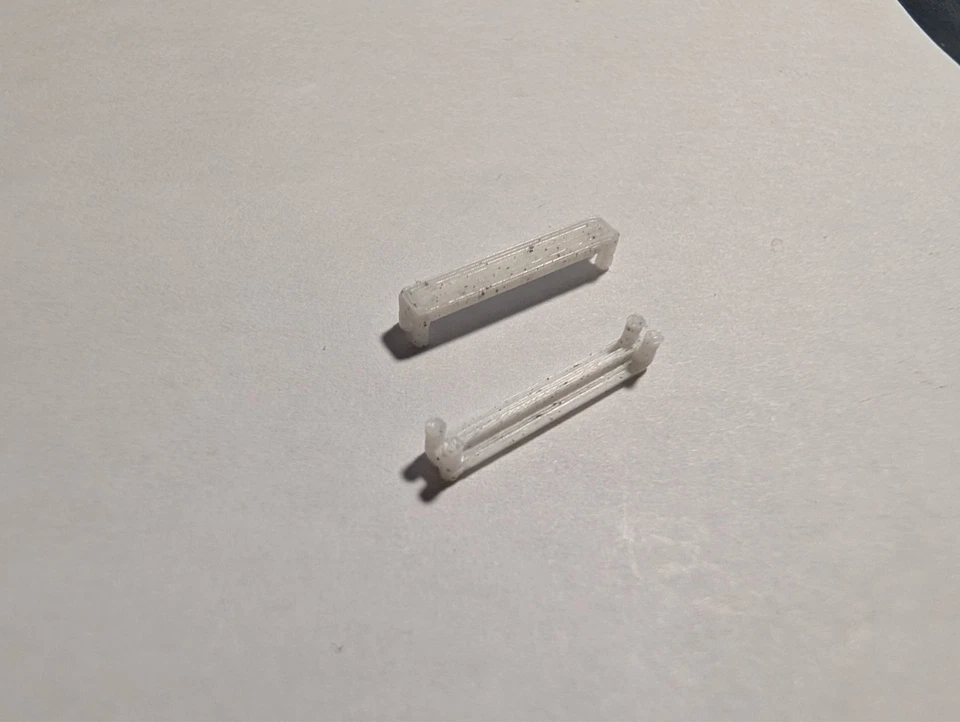 Z Scale Station Shelter - Metrolink Stye With Bench. Rokuhan, Marklin - Image 3 of 3