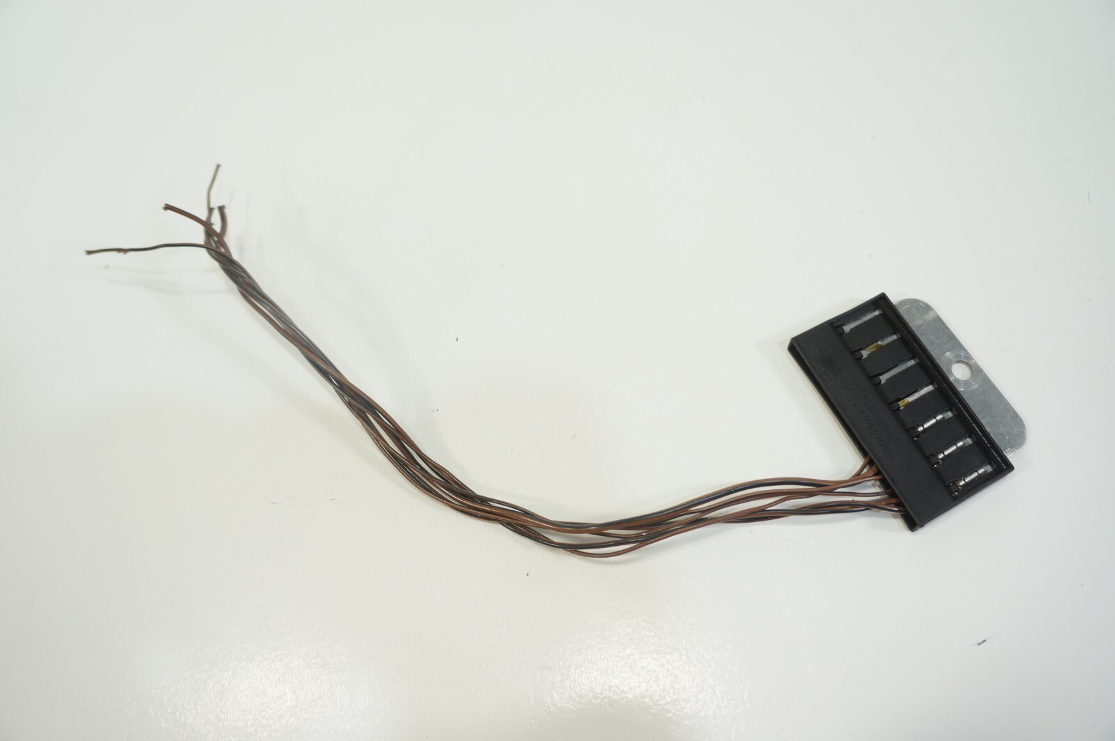 OEM BMW negative wire cable terminal clamp loom ground 8366618