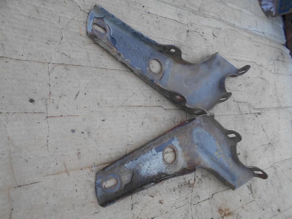 1963 63 PONTIAC FRONT BUMPER BRACKETS 1964 64 ?  BONNEVILLE CATALINA GRAND PRIX - Imagem 2 de 4
