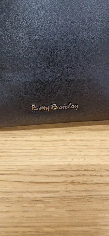 BETTY BARCLAY BLACK FAUX LEATHER / CROC EFFECT TOTE BAG. 2 STRAPS. BNWT - Image 2 of 4