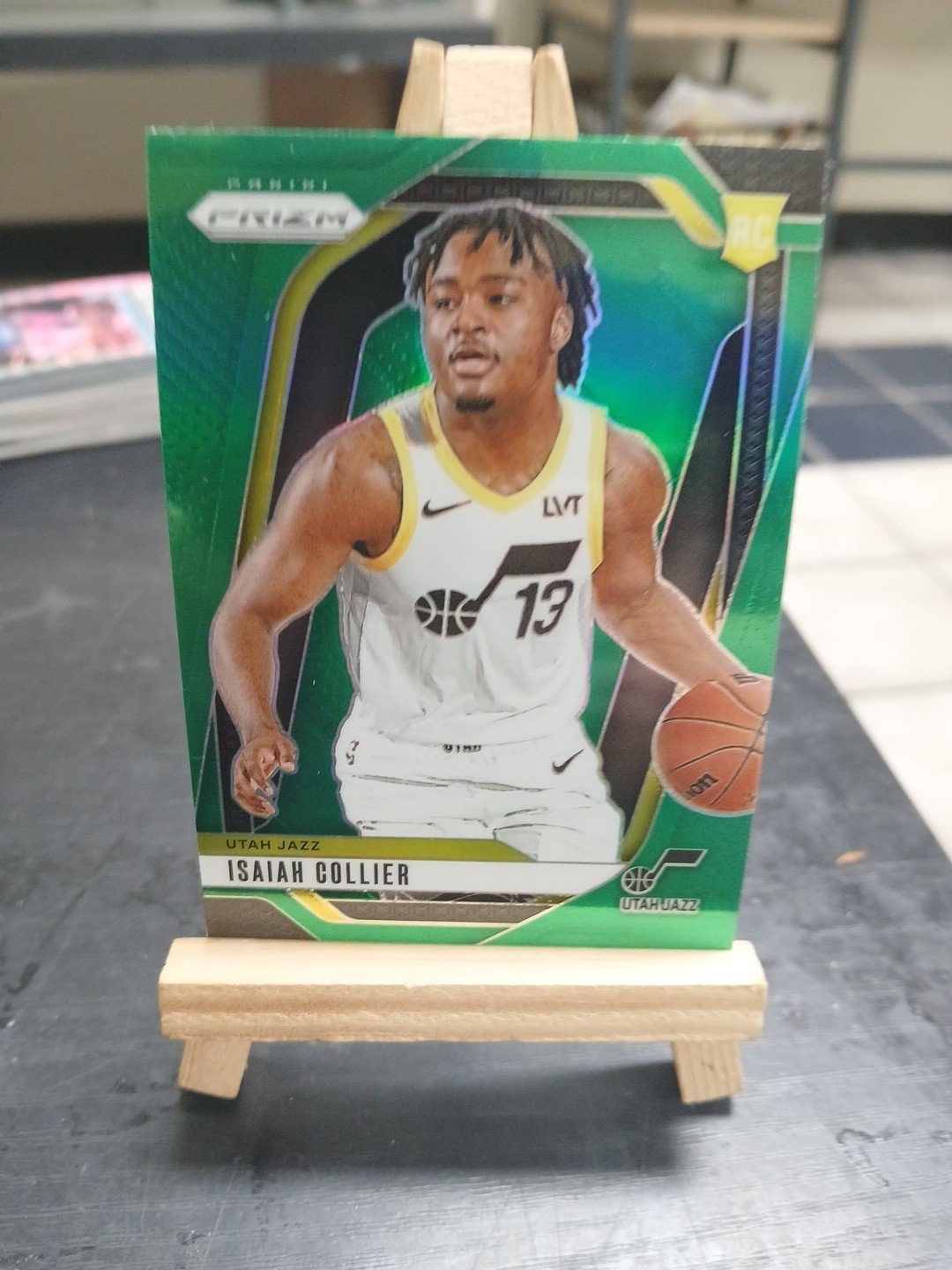 2024-25 Panini Prizm #227 Isaiah Collier Prizms Green