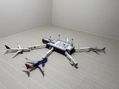 1:400 Regional Airport Terminal With Jet Bridges (5)