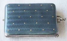 Faberg&eacute; -Lenoir Importe, Puderdose mit Ballbuch (Minaudi&eacute;re) mit Saphircabochons