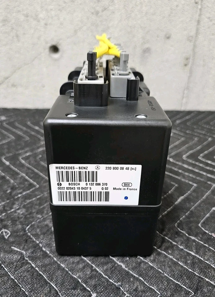 2000-06 Mercedes-Benz S430 W220 Genuine Vacuum Pump - Image 3 of 4