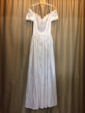 GOWN SIZE 6 PROM WEDDING WHITE FORMAL PEARLS SEQUINS SWEETHEART GOWNS with tags