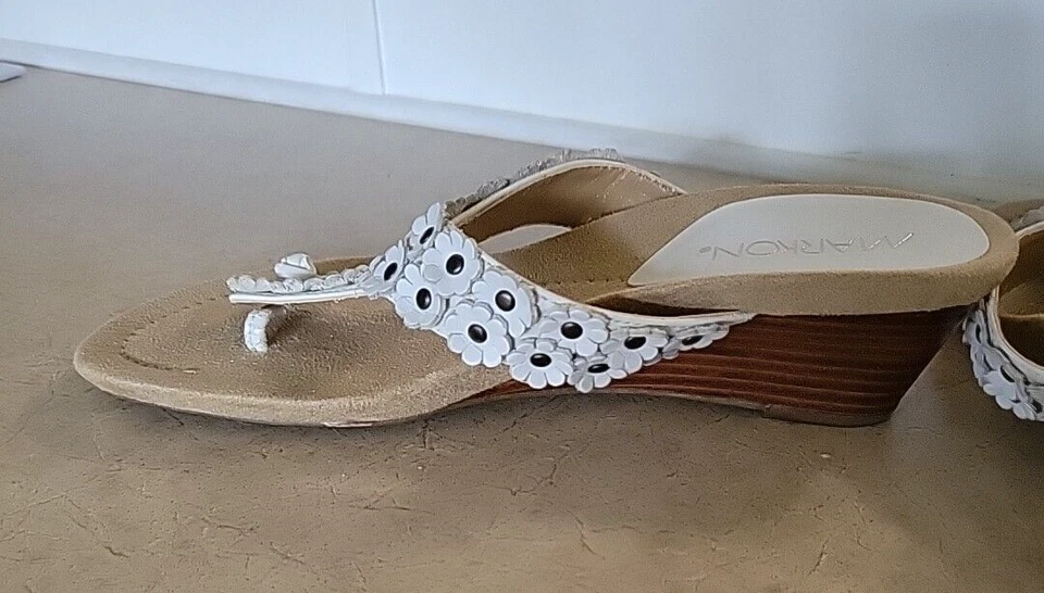 Sandalias Markon Talla 7 Blancas Usadas en Excelente Condición  Foto 4 de 4