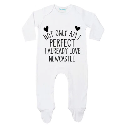Newcastle Not only am I perfect Stramper Schlafanzug Body Fußball Fan Geschenk