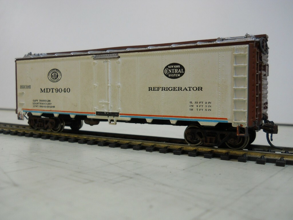 NEW YORK CENTRAL M.D.T. 9040 HO SCALE REFRIGERATOR CAR by Athearn