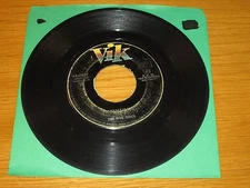 DOO WOP GROUP 45 RPM - FIVE DISCS - VIK 0327 - "I REMEMBER" + "THE WORLD IS..."
