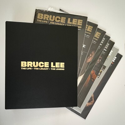 Bruce Lee Magazines with Binder   New!