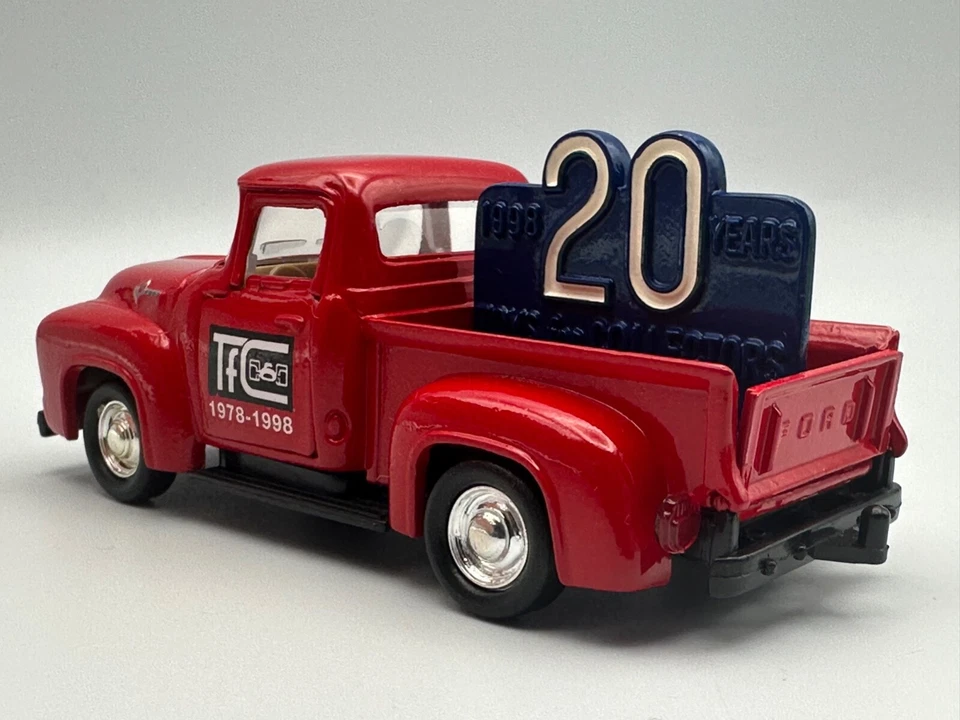Ford F-100 1956 camioneta Road Champs, roja, TFC Racing 20 aniversario, 1:43, bonita Foto 4 de 4