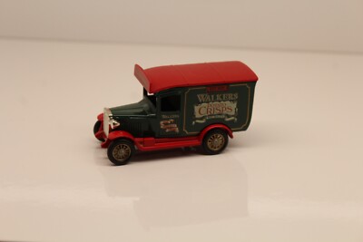 Lledo / Days Gone Cars - Walkers Chips grün & rot / blau Ford Vans 