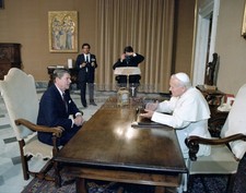 RONALD REAGAN MEETING POPE JOHN PAUL II VATICAN 1982 11X14 PHOTO