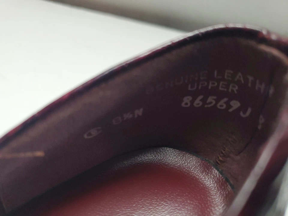 Bombas de salto alto vintage femininas JOYCE cor vinho estampa pele de cobra tamanho 8,5N - Imagem 3 de 4