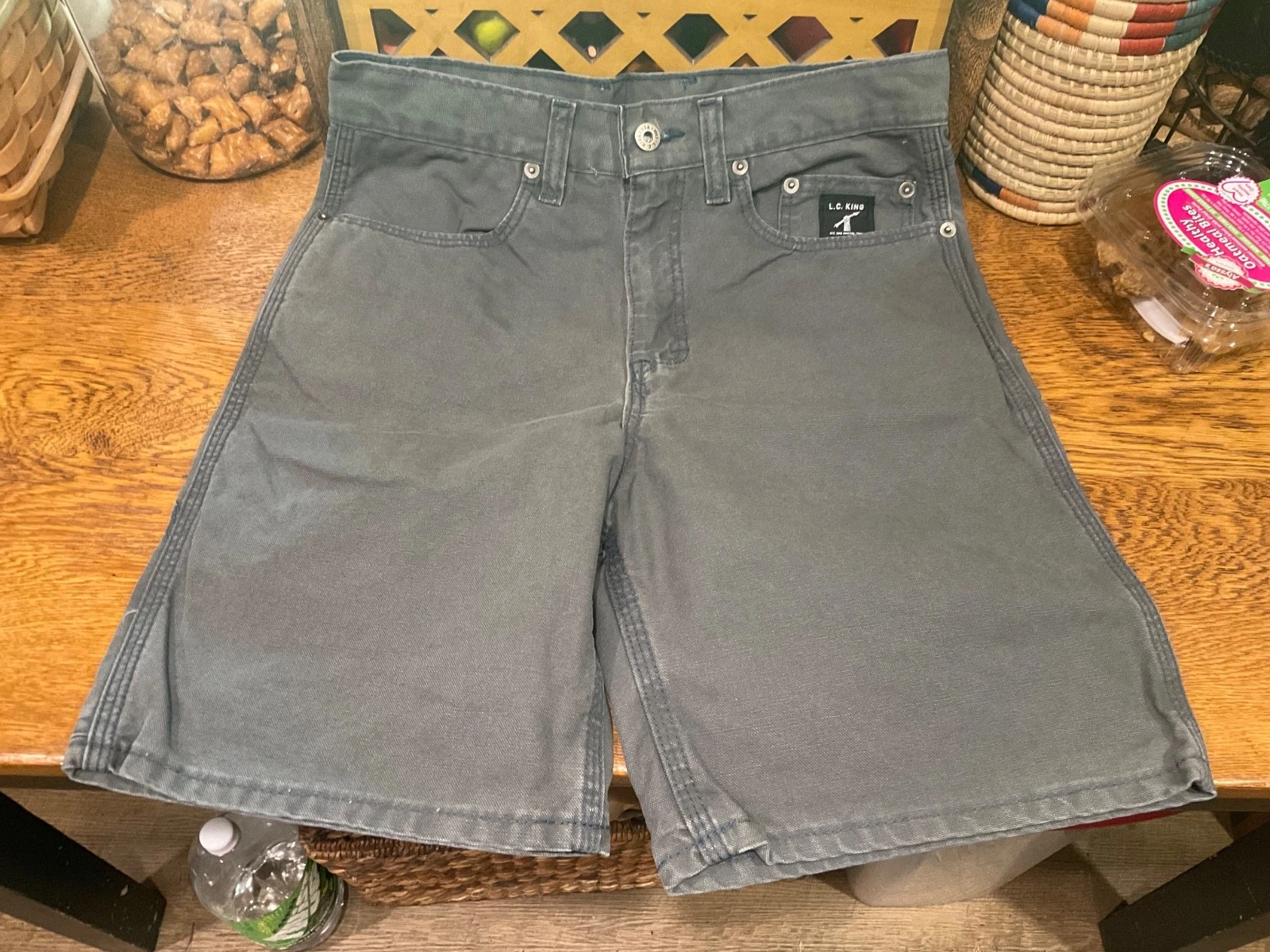 LC King Canvas Cotton Shorts NWT Size 28
Opens in a new window or tab