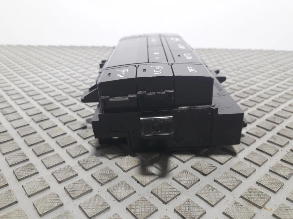 Panel de control de calefacción aire acondicionado Toyota Land Cruiser 2007-2021 Foto 4 de 4