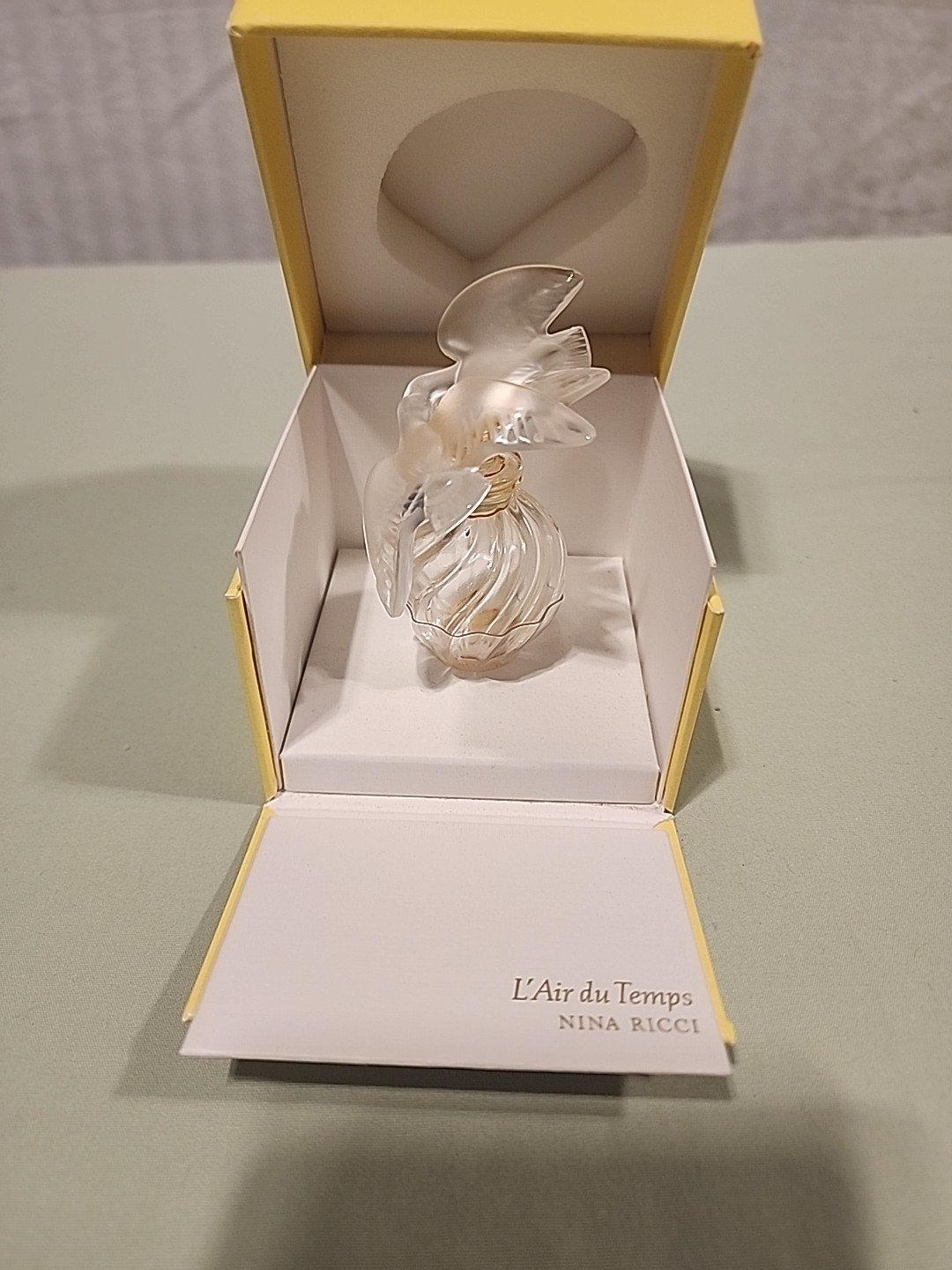 Vtg Crystal L'Air Du Temp Nina Ricci Signed Lalique Bottle  w/2 Doves In OrigBox