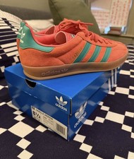 Adidas Gazelle Men s 8.5 Coral and Green Stri...