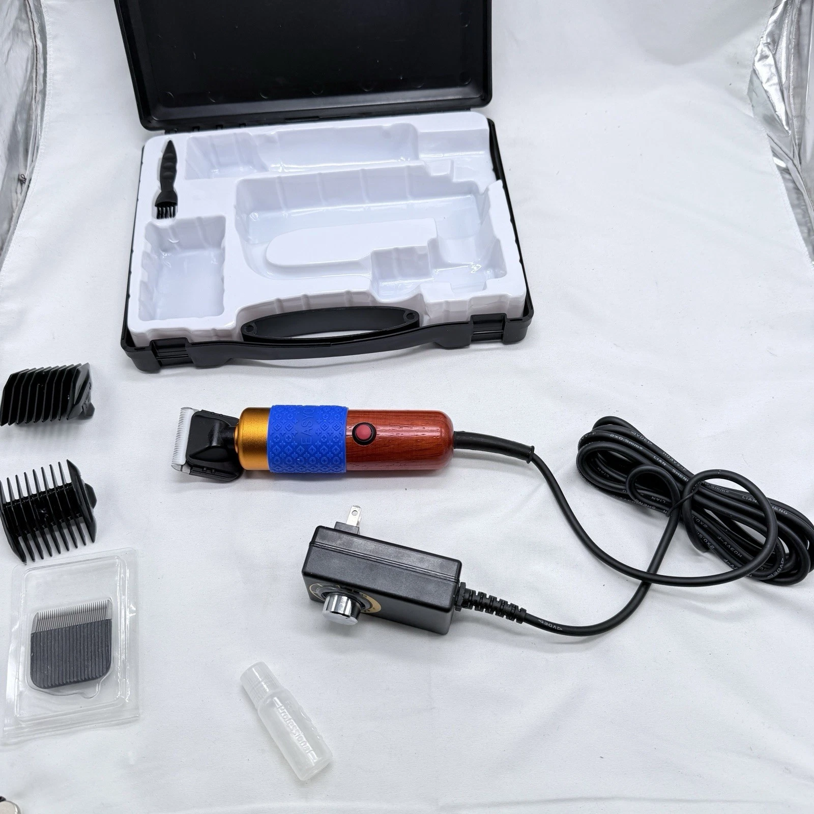 Dog Hair Clipper for Grooming 200W Pet Clipper Kit with Spare Blade Animal Groom
Opens in a new wind