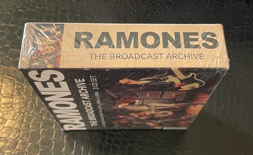 THE RAMONES Broadcast Archives IMPORT Box Set 70’s 80’s 90’s Import NEW 3 CDs - Picture 3 of 3