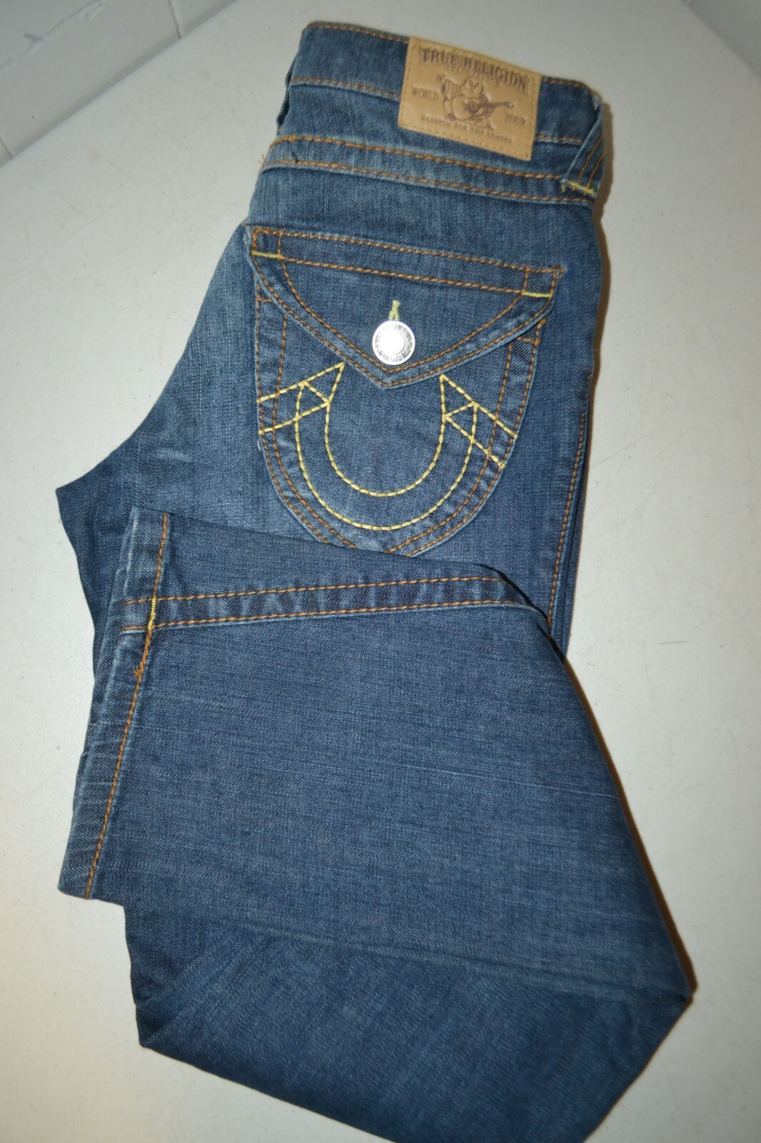 True Religion Women's Straight Yellow Stitch U Pocket Flaps Blue Jeans Sz 28x31