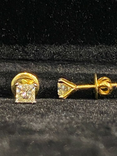 Classy 1 Cts Princess Cut Diamonds Solitaire Stud Earrings In 585 Solid 14K Gold - Picture 7 of 12