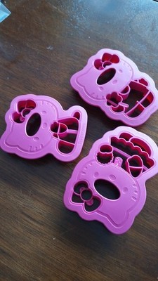 Tupperware Hello Kitty 3D Plätzchenform  3 verschiedene Ausstechformen neu !