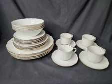 24 Pc.Seltmann Weiden Jasmin Gold Trim 4 Place Settings White Ribbed Porcelain 