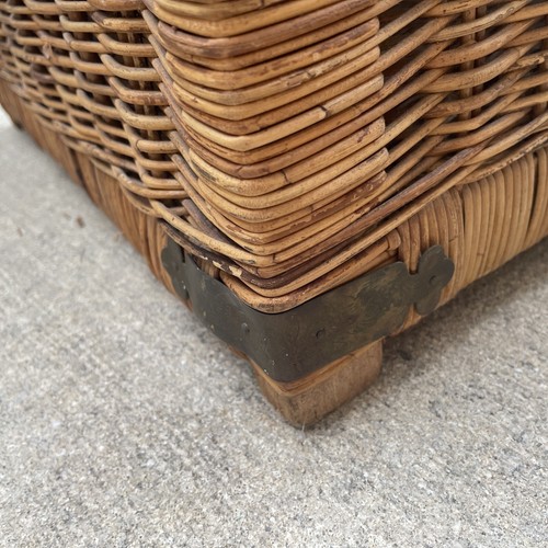 Vintage Wicker And Brass Rattan Chinoiserie Style Trunk Chest Footrest 16”Hx16”W - Picture 17 of 23